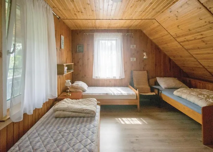 بيت للعطل Murowana Goslina Wojnowko