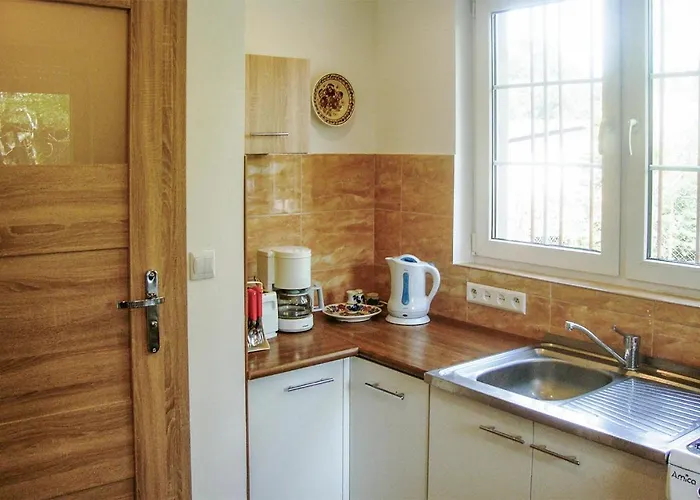 Murowana Goslina Wojnowko بيت للعطل Brzeźno