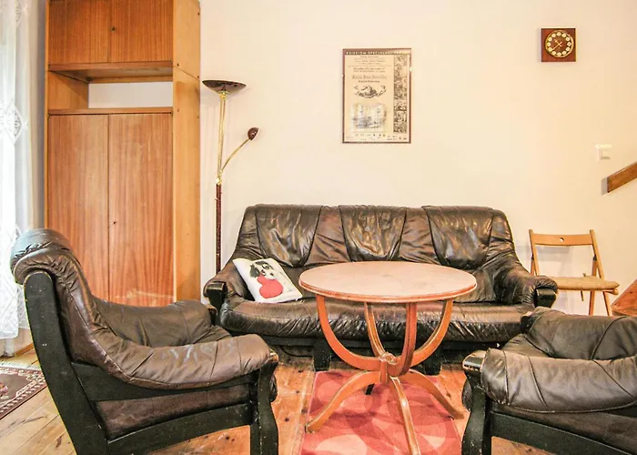 بيت للعطل Murowana Goslina Wojnowko