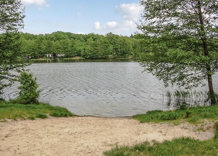 بيت للعطل Murowana Goslina Wojnowko Brzeźno